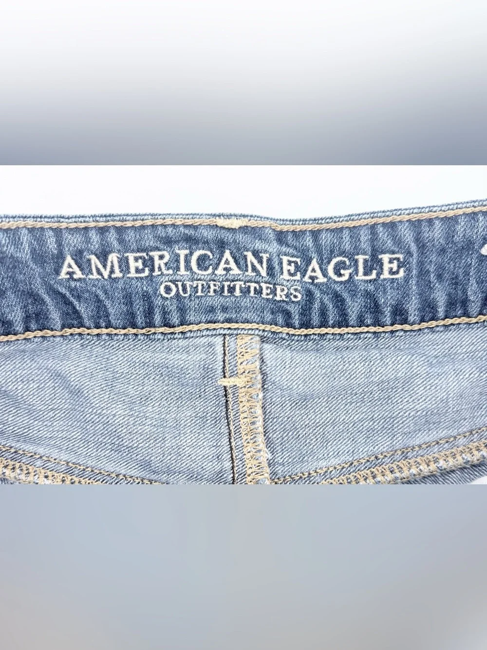 American Eagle Tomgirl Shorts Women’s Size 8 Distressed Denim Cutoff Frayed Hem